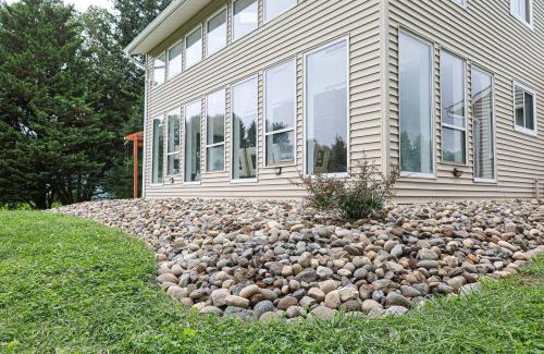Poughkeepsie House | Beautiful home with mountain top views with an EV and NEMA connection!