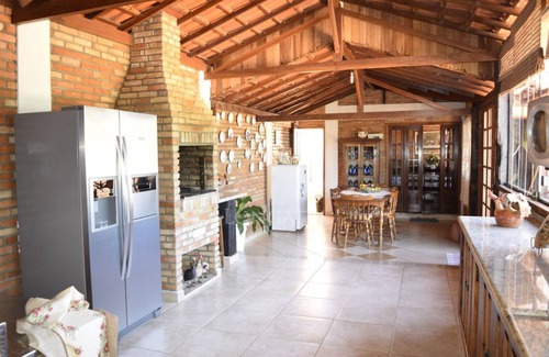 Colonia do Marcal House | Beautiful house with large area, barbecue and wood stove
