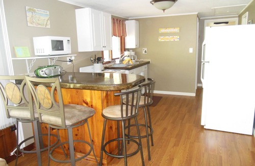 Lake Erie Beach House | Beautiful house close to the beach and Mickey Rats