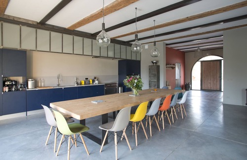 Palau-del-Vidre House | Beautiful house between vineyards and orchards