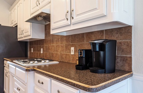 Keller House | Beautiful House! Grateful host who delights in ensuring you have a great stay!