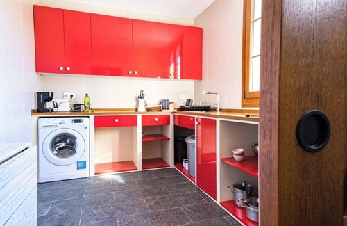 Las Campas y San Claudio House | Beautiful house in Oviedo by beBalmy