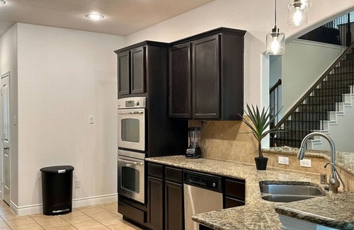 Tomball House | Beautiful house in The Woodlands - Creekside