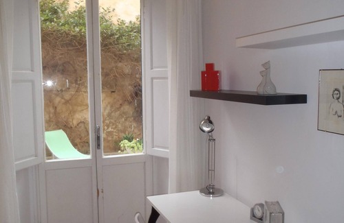 Livorno Apartment | beautiful house near the sea with garden, comfortable room residential area