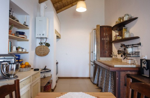 Azenhas do Mar House | BEAUTIFUL HOUSE ON A CLIFF BY THE OCEAN