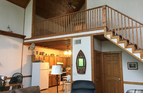 Gumlog House | Beautiful house on Lake Hartwell! Water year round!