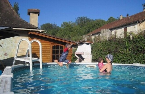 Laveyssiere House | Beautiful House with Pool & Spring, 15 Mins from Airport, 10 Mins Bergerac Town