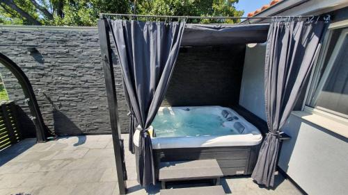 Bakarac House | Beautiful house with large terrace and jacuzzi