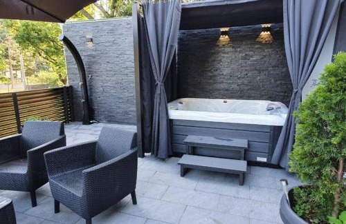 Bakarac House | Beautiful house with large terrace and jacuzzi