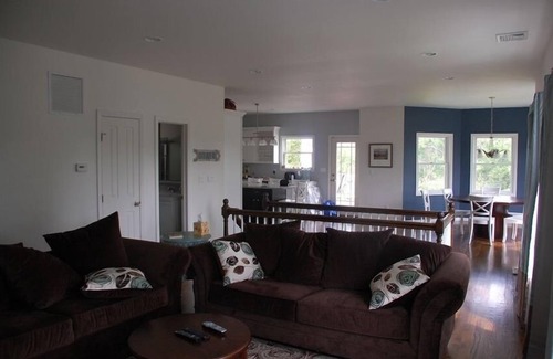 Culloden Shores House | Beautiful House with Private Beach Access - Rental Registry Cert #23-1,120