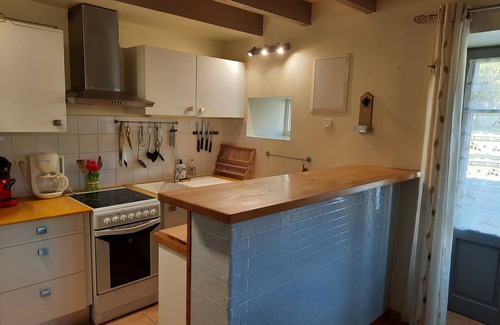 Ouzilly House | Beautiful house with swimming pool, 15mn from Futuroscope, sleeps 4