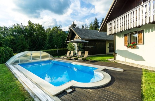 Cerklje na Gorenjskem House | Beautiful house with swimming pool in nature, Pr Matažič