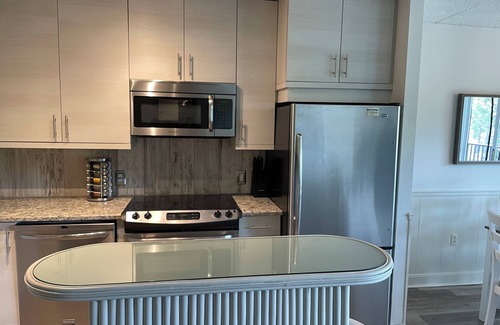 Country Club Estates Apartment | BEAUTIFUL IN TOWN! - 2 Bedroom 1 Bath on Rehoboth Ave.nWalk to Beach and Shops!