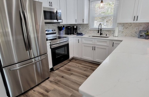 Quail Ridge House | Beautiful Lake Front in Quiet Cove, Convenient to Boat Ramp, Dining & Shopping