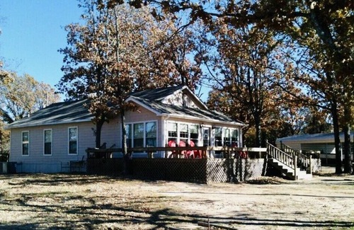 Gober House | Beautiful Lake Front Setting on Lake Bonham/10 min from Lake Bois D’Arc
