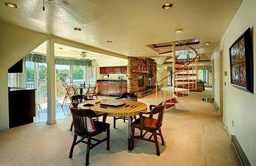 Mecosta Cottage | Beautiful Lake House On Large Private Peninsula
