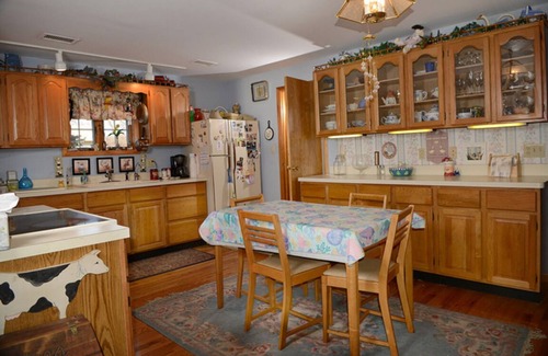 South Bend House | Beautiful Lake Retreat