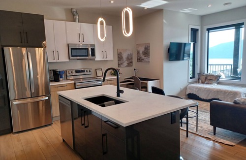 Central Okanagan House | beautiful lake view! 2 bed 2 bath - Permit #20227