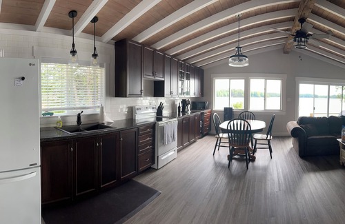 Tay Valley Cottage | Beautiful lakefront cottage steps from the clear waters of spring fed Black Lake