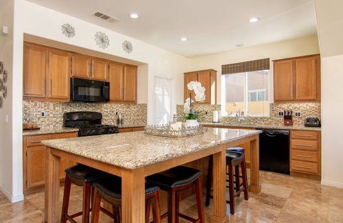 Terra Lago House | Beautiful Lakefront House w/Stunning View, very close to Coachella & Stagecoach