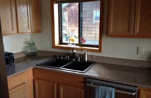 Ridgeway House | Beautiful Lakefront Property Minutes From The Kenai River And Soldotna
