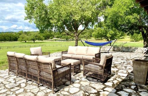 Ingram House | Beautiful Lakeside Rental with Hot-Tub in Igram, Texas, Perfect for Family Glamping Trips