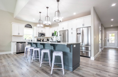 Table Rock House | Beautiful Lakeview 10 Bedrooms-hot tub/fire pit