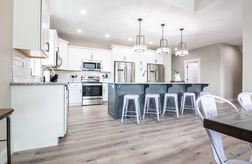 Table Rock House | Beautiful Lakeview 10 Bedrooms-hot tub/fire pit