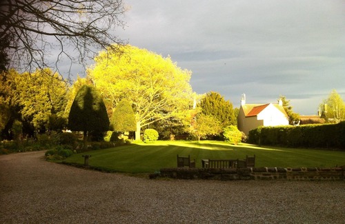 Ripley House | Beautiful location, lots of outside and inside space, stunning views and Pub