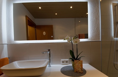 Tschagguns Apartment | beautiful location on the edge of the forest, family-friendly, bus stop very close by
