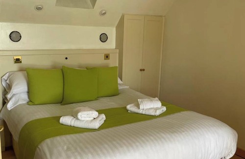 Portsonachan Apartment | Beautiful Loch-side Apartment