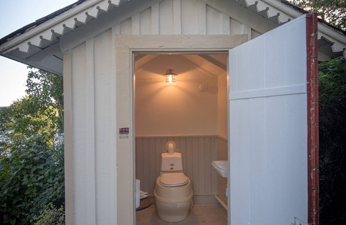 Lake Malaren Cabin | Beautiful Lofthus, cottage on a private beach plot by Lake Mälaren