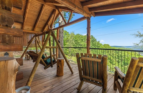 Sylvan Shores Cabin | Beautiful Log Cabin with Amazing Views of Beaver Lake