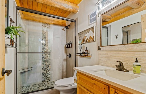 Cripple Creek Cabin | Beautiful Log Cabin on 9 Forested Acres