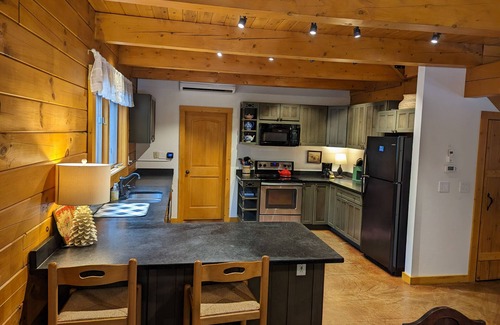 Sister Bay House | Beautiful Log Home on 5 acres private beach-steps down the road!