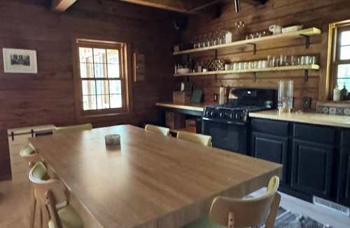 Hanover House | Beautiful Log House 4 Bed, 2 Baths, 15 acre land, close to Madison, sleeps 13