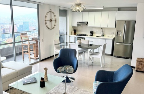 Laureles - Estadio Apartment | Beautiful Luxurious Apartment Suite That offers Your dream stay and location