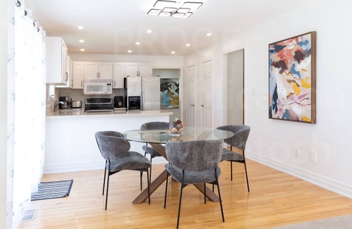 Innisfil House | Beautiful Luxurious home minutes to the Beach & Friday Harbour Resort