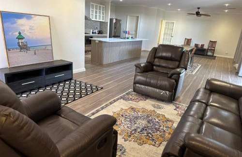 Byford House | Beautiful, luxury and spacious house in Byford