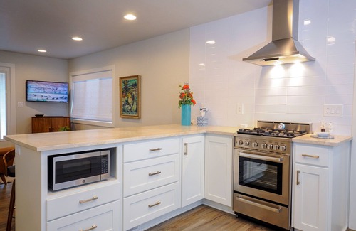 Jacksonville House | Beautiful Luxury Cottage. Walk To It All!