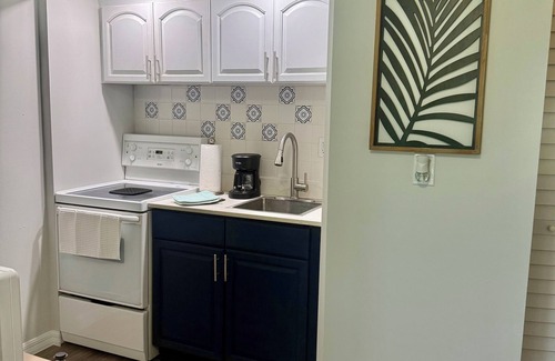 Marco Island Apartment | BEAUTIFUL MARCO ISLAND CONDO MINUTES FROM THE BEACH SPECIAL $75.00/NIGHT