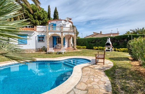 Calonge Ski Chalet | Beautiful Mediterranean style house, air-conditioned