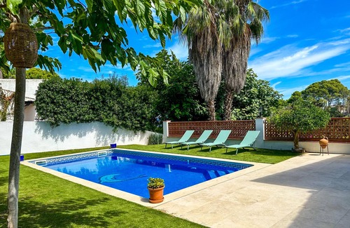 Pals Villa | Beautiful mediterranean villa with swimmingool.