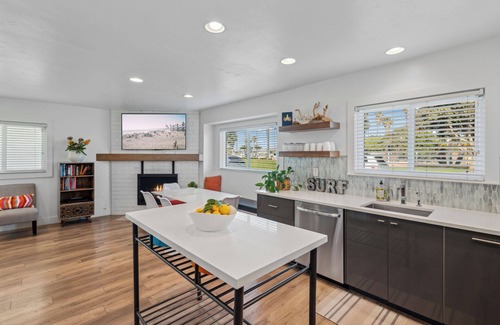 Santa Ana Heights House | Beautiful modern beach house, steps to sand, AC, Bikes, Beach Gear and Parking!