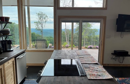 Chester Cabin | Beautiful modern cabin on top of the mountain with stunning sunset views.