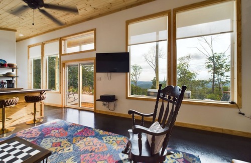 Chester Cabin | Beautiful modern cabin on top of the mountain with stunning sunset views.