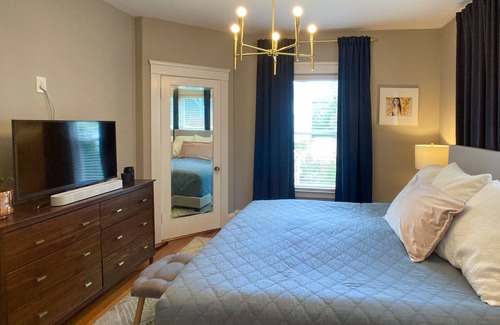 Blackstone Apartment | Beautiful, Modern First Floor Apt w/Backyard near Brown