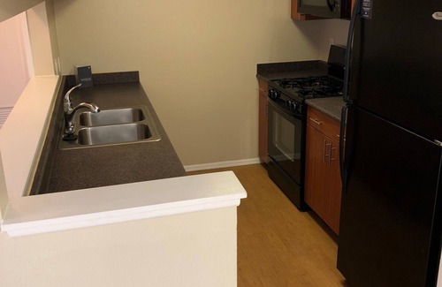 Woodland Hills House | Beautiful Modern 2bd near Warner Center