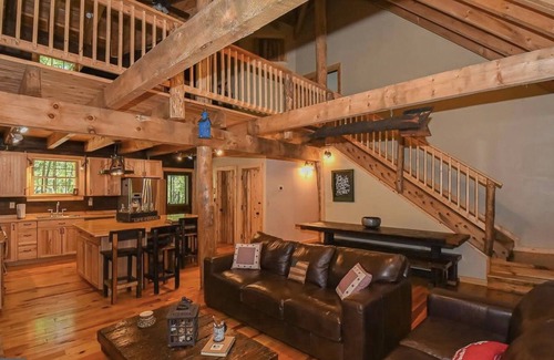 Burlington Cabin | Beautiful Mountain Getaway. Less than 3 hours from DC, Baltimore, and Pittsburgh