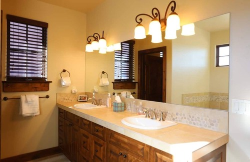 Gypsum House | Beautiful mountain home on golf course